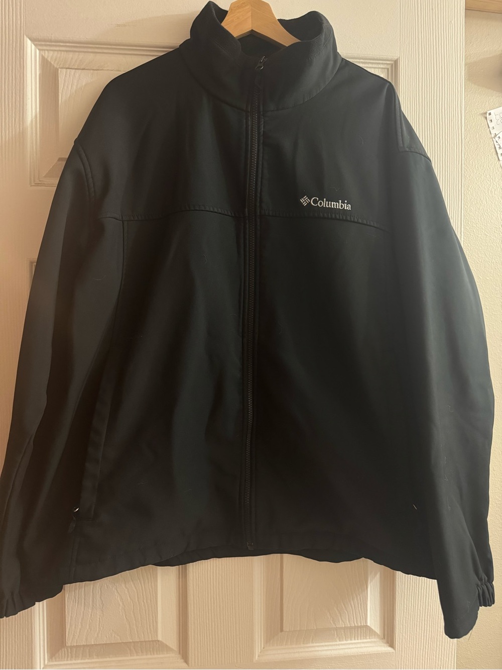 Columbia Men's Black Windbreaker Jacket